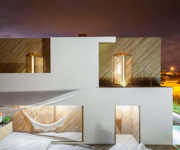 Silver Wood House di 3r Ernesto Pereira a Vila Do Conte in Portogallo