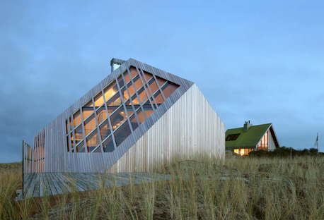 Marc Koehler Architects: Dune House, diamante di legno
