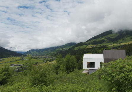 Mountain View House di SoNo Arhitekti: architettura d'alta quota
