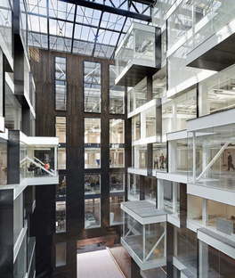 Londra Studio RHE trasforma edificio storico in Alphabeta 
