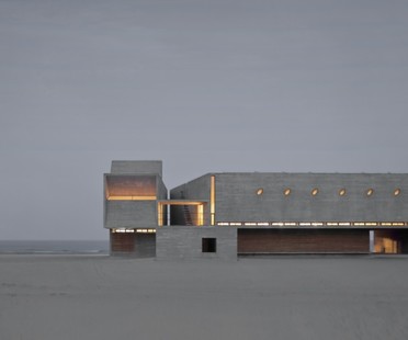 Vector Architects Seashore Library biblioteca sull'oceano