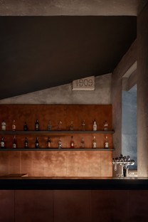 Copper Bar di Zavoral Architekt