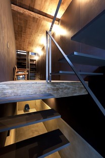 YUUA ha progettato a Tokyo una casa larga 1,8 metri