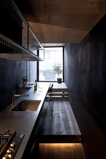 YUUA ha progettato a Tokyo una casa larga 1,8 metri