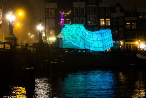 Architettura e luce nelle notti di Londra e Amsterdam