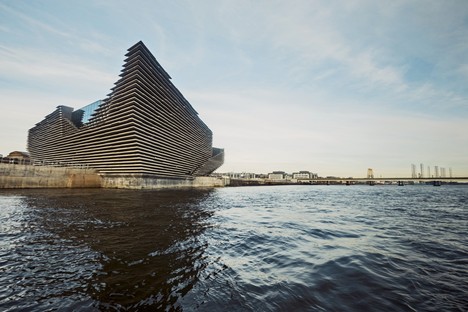 Aprirà in settembre il museo V&A Dundee progettato da Kengo Kuma