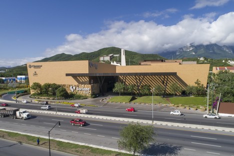 Carranza Ruiz Arquitectura Centro Commerciale Pueblo Serena  Monterrey Messico