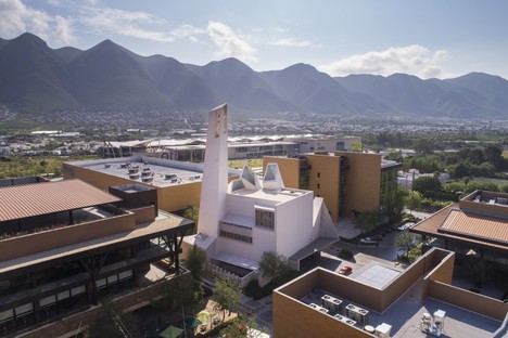 Carranza Ruiz Arquitectura Centro Commerciale Pueblo Serena  Monterrey Messico