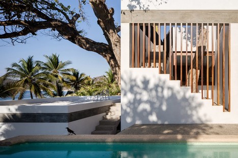 Main Office progetta una casa immersa nel paesaggio tropicale in Messico
