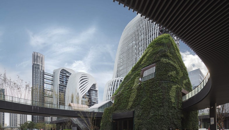 In completamento il Nanjing Zendai Himalayas Center di MAD Architects