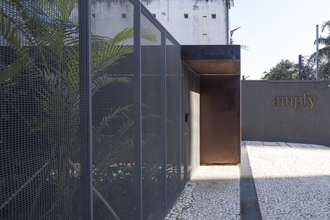 Reinach Mendonça Arquitetos e SuperLimão Studio per Girassol Building San Paolo Brasile
