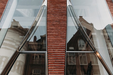 UNStudio The Looking Glass l'architettura di una facciata per la moda ad Amsterdam