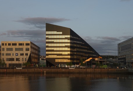 Snøhetta un edificio energetico nel Nord del mondo la Powerhouse Brattørkaia