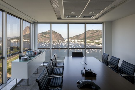 Reinach Mendonça Arquitetos Associados uffici con vista sul Pan di Zucchero Rio de Janeiro
