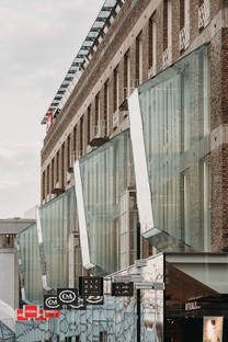 UNStudio 18 Septemberplein recupero di un edificio storico a Eindhoven