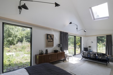 Blee Halligan Architects da fienile a B&B, Five Acre barn nel Suffolk