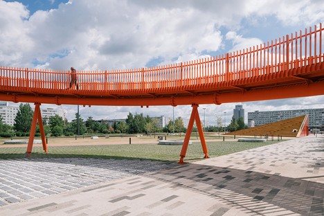 DROM trasforma una piazza monotona in un vivace spazio pubblico -  Azatlyk Square