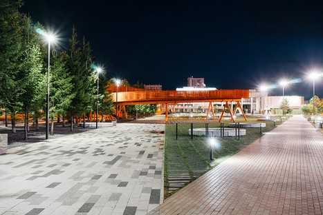 DROM trasforma una piazza monotona in un vivace spazio pubblico -  Azatlyk Square