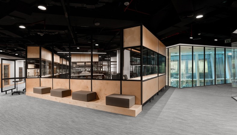 nEmoGruppo interior per uffici dipartimento cyber security della Nyu Abu Dhabi