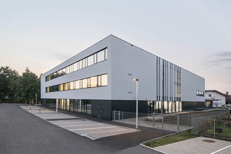 .Megatabs .BORG una scuola sostenibile e ad alta efficienza energetica per Oberndorf