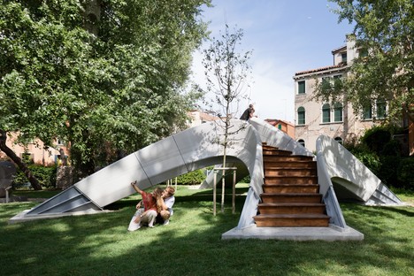 Striatus un ponte ad arco stampato in calcestruzzo 3D a Venezia