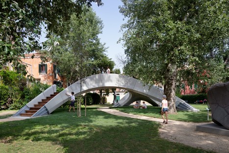 Striatus un ponte ad arco stampato in calcestruzzo 3D a Venezia