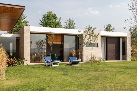 Gilda Meirelles Arquitetura MG House una casa contemporanea in un contesto rurale