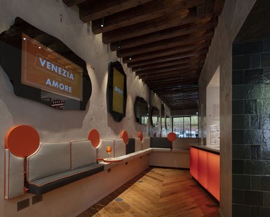 Vudafieri-Saverino Partners Interior Design per Terrazza Aperol a Venezia