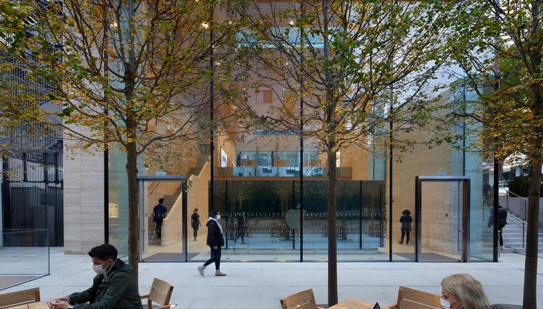 Foster + Partners progetta Apple Bagdat Caddesi l'Apple store di Istanbul