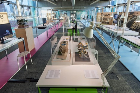 mostra MVRDVHNI: The Living Archive al Het Nieuwe Instituut di Rotterdam
