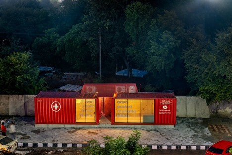 Architecture Discipline cliniche sostenibili nei container a Delhi 