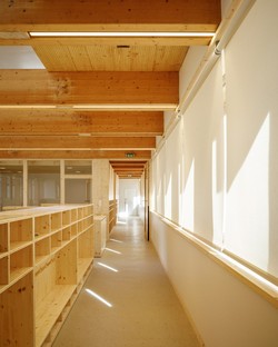 Atelier Régis Roudil Architectes un asilo nido in legno e terra cruda a Parigi