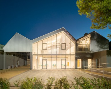 Nuovo Centro Civico di Genova Cornigliano: Rigenerazione Architettonica e Sociale
