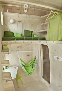 Abitare il futuro: casa per studenti di 10m² progettata da Tengbom Architects esposta al Museo d'Arte di Virserum