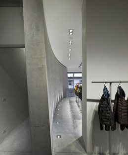 Tadao Ando a Milano per il nuovo showroom e flagship store Duvetica