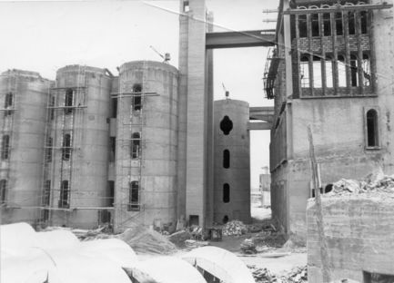 Ricardo Bofill e La Fàbrica, studio nell’ex fabbrica di cemento
