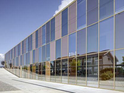 2b Architectes: uffici Jolimont Nord a Mont-sur-Rolle