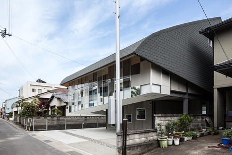 y+M design office progetta la Y Ballet School a Tokushima