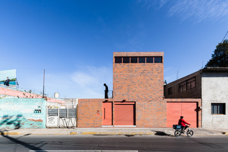 DOSA STUDIO: Casa Palmas a Texcoco, Messico