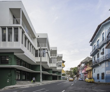 Sketch: ristrutturazione della casa La Moderna a Panama