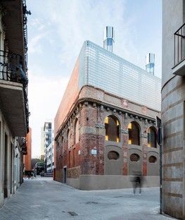 Harquitectes: Centro civico ex Cristallerie Planell, Barcellona