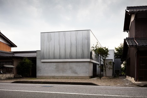FORM/Kouichi Kimura Architects: Casa per un fotografo in Giappone