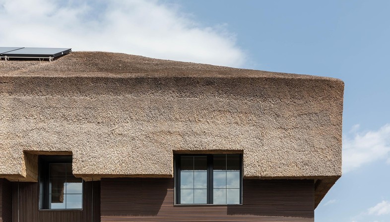 Shkrub di Sergey Makhno, dodici storie per una casa col tetto di paglia