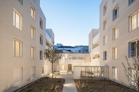 Housing in Ivry di Tectône Architectes