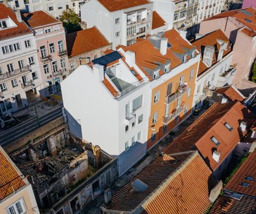 Aurora Arquitectos: Residenza in rua Bartolomeu Dias, Lisbona