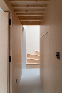 Two and a Half Storey House di Bradley Van Der Straeten Architects