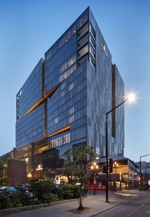 Il Four Seasons Hotel a Montréal disegnato da Lemay e Sid Lee Architecture