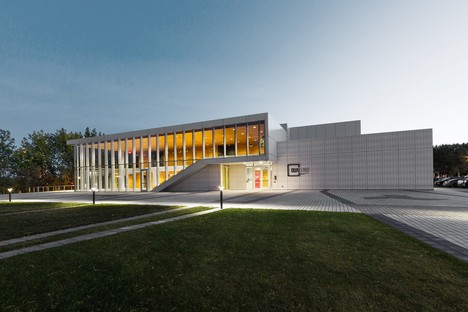 Quai 5160, il nuovo centro culturale di Verdun disegnato dai canadesi FABG