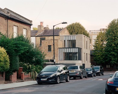 31/44 Architects: Casa ad angolo a Peckham, Londra