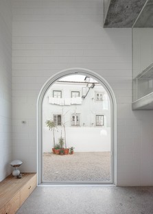 Bureau: Dodged house, casa di un architetto, a Lisbona